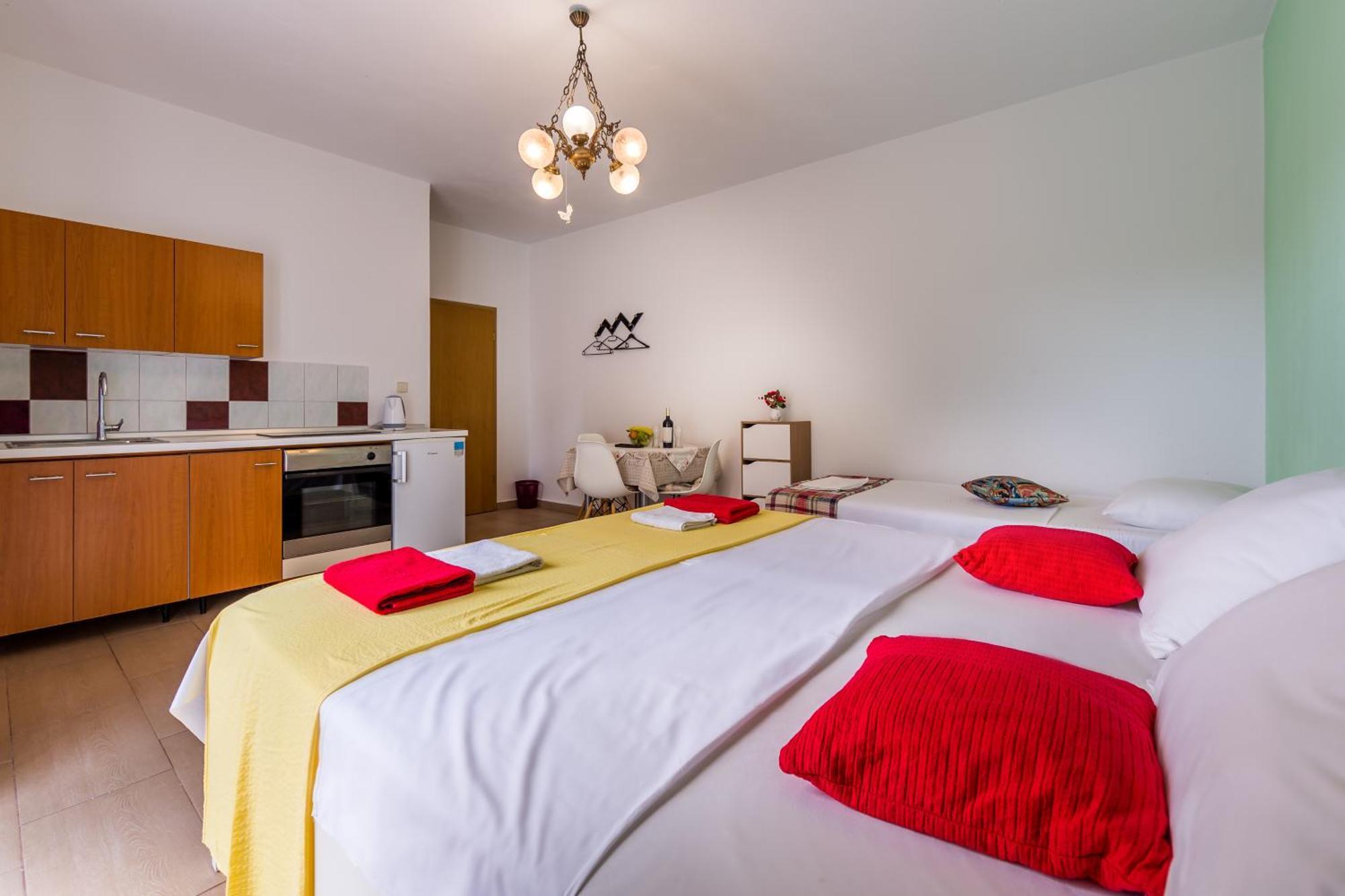 Apartments Claudia Smrika Exterior photo